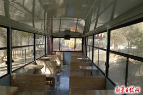 有轨旅游观光小火车-车厢内部图