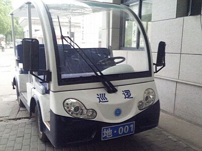 朗逸电动观光车进入【中国地质大学】校园