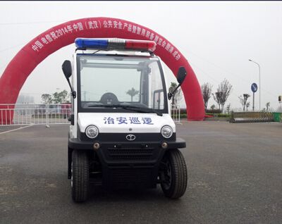 朗逸电动车参加2014武汉警用装备展览会